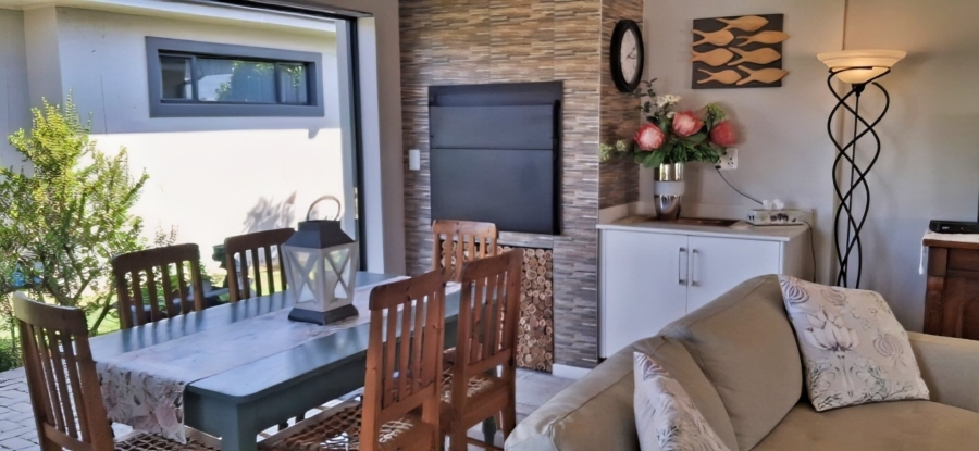 2 Bedroom Property for Sale in Voorbaai Western Cape